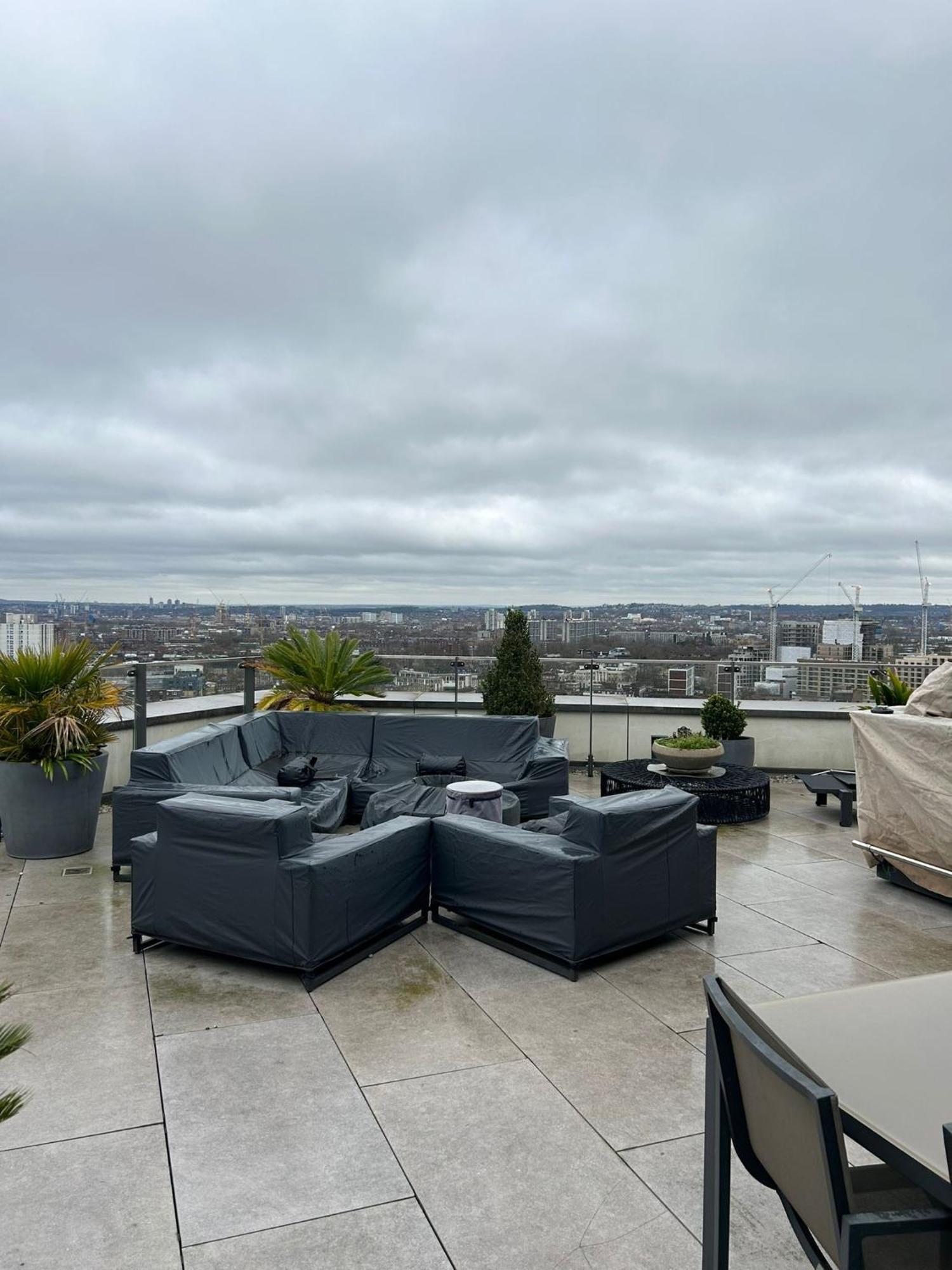 Homestay Penthouse In London